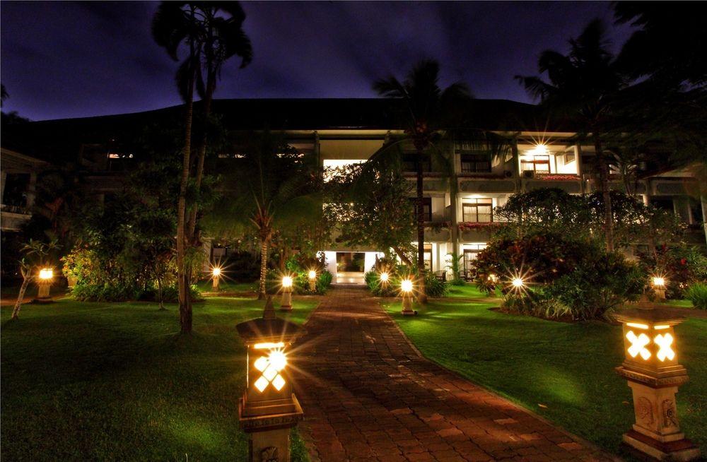 Puri Saron Hotel Seminyak Luaran gambar