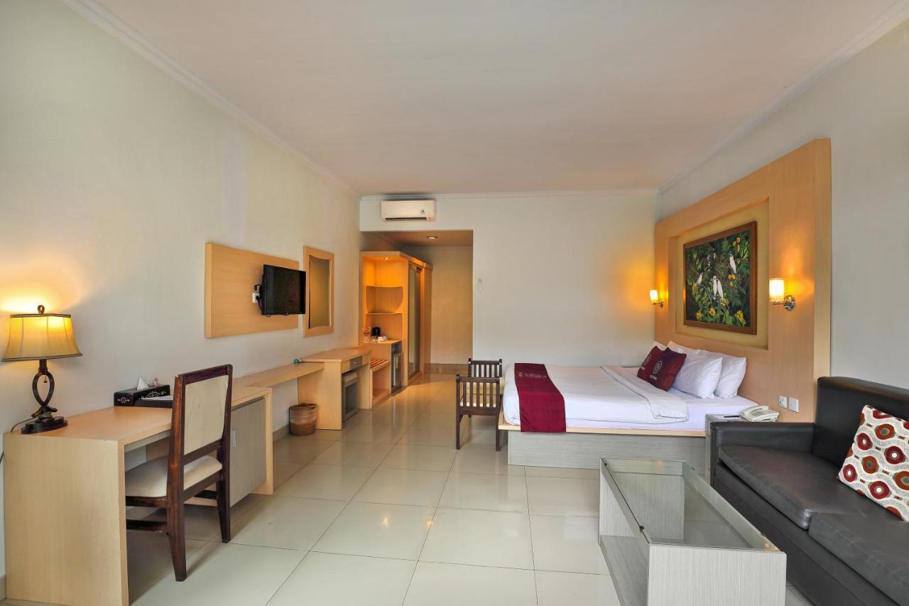 Puri Saron Hotel Seminyak Luaran gambar
