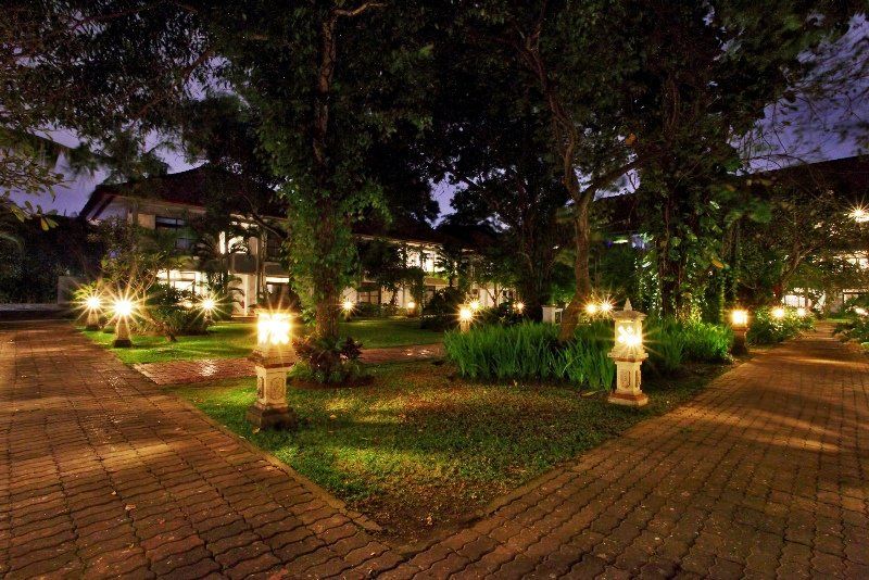 Puri Saron Hotel Seminyak Luaran gambar