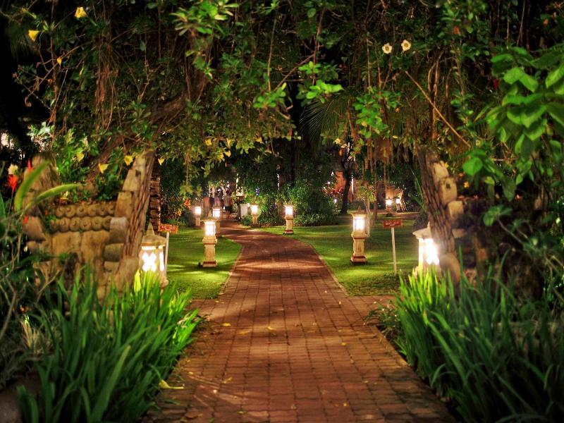 Puri Saron Hotel Seminyak Luaran gambar