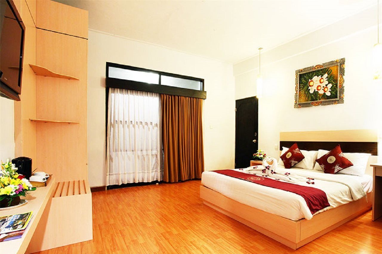 Puri Saron Hotel Seminyak Luaran gambar